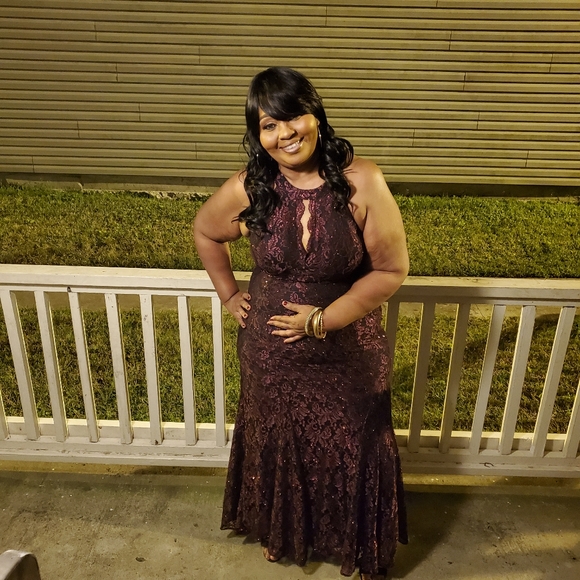 Dress - Picture 3 of 3